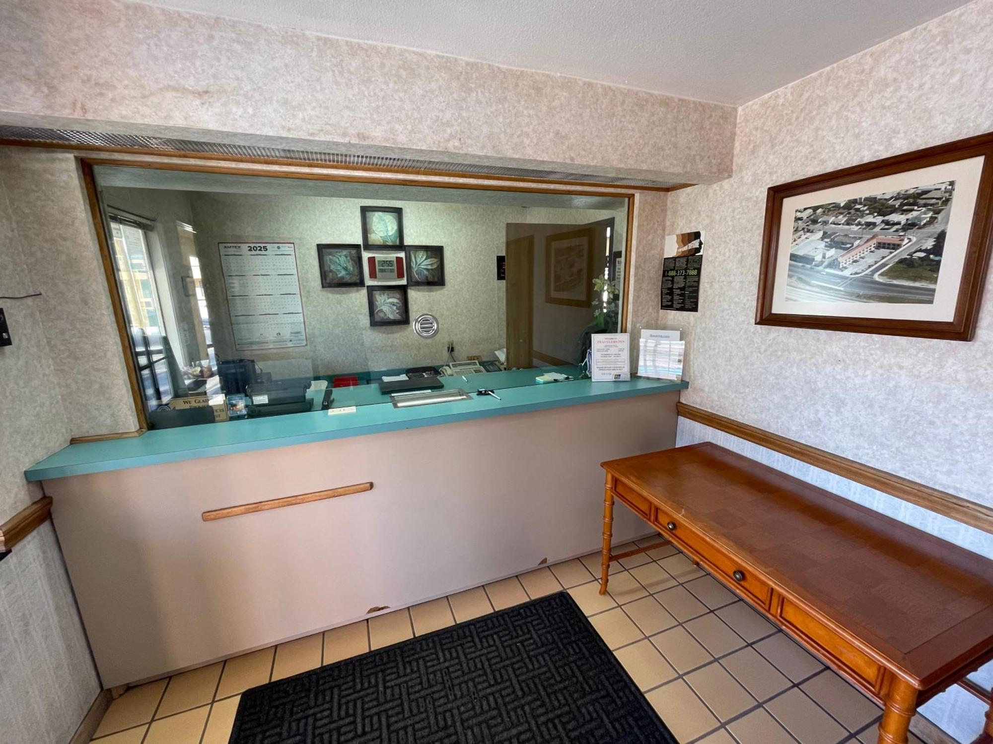 Travelers Inn Castro Valley Bagian luar foto