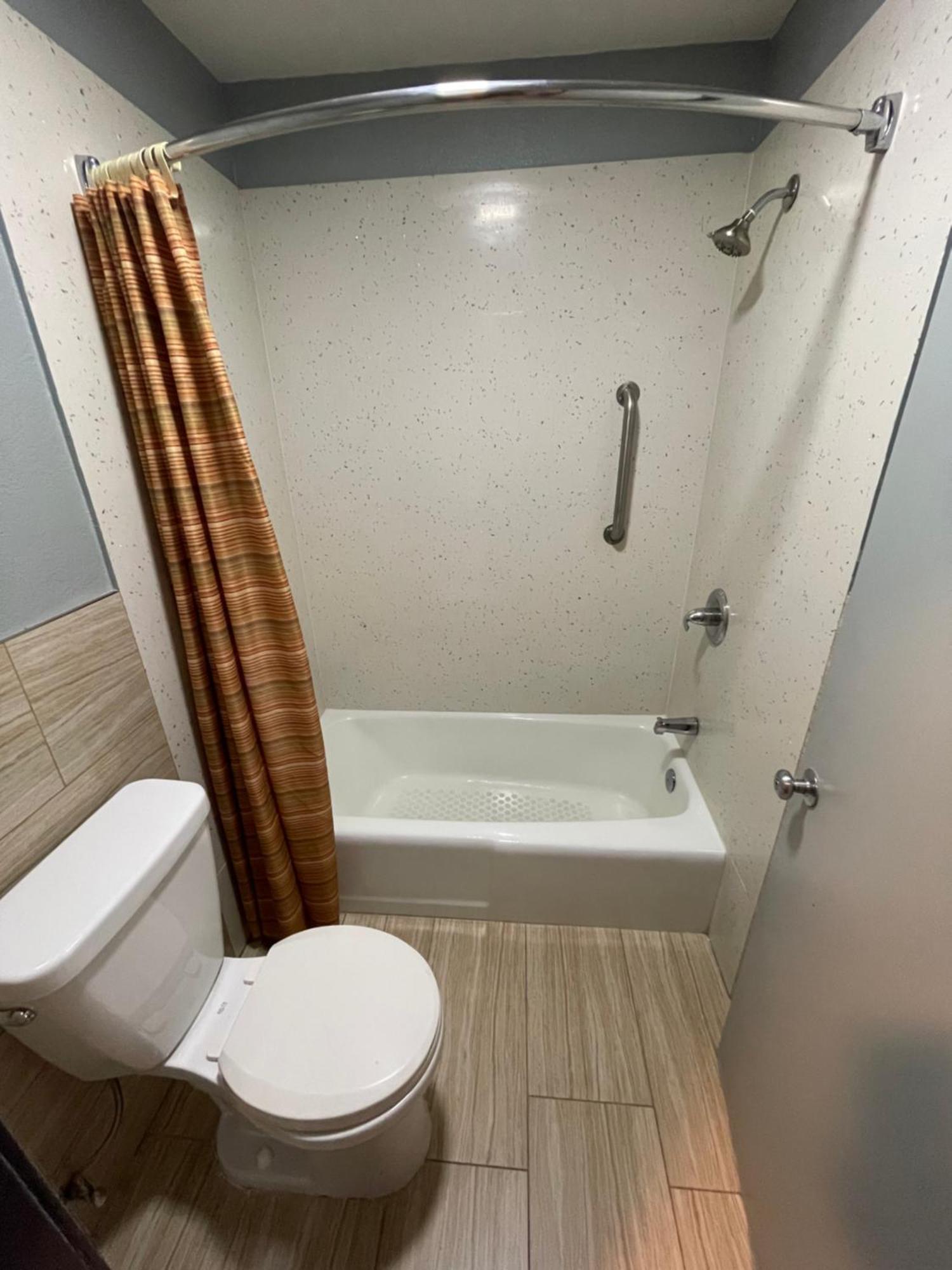 Travelers Inn Castro Valley Bagian luar foto